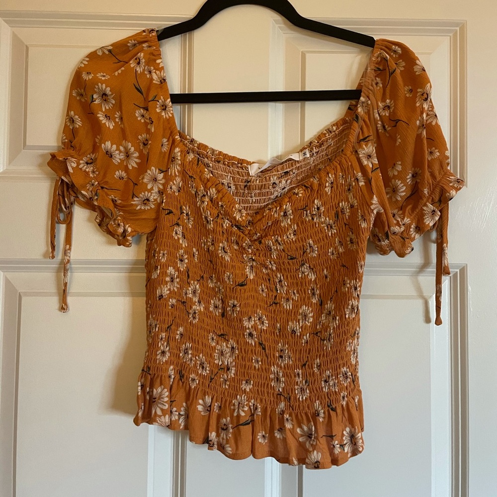 Cute smocked crop top floral